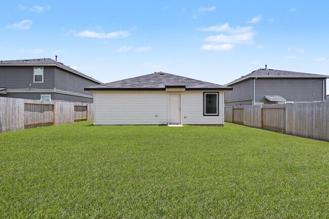 Building Photo - 40839 Hawthorne Glades St
