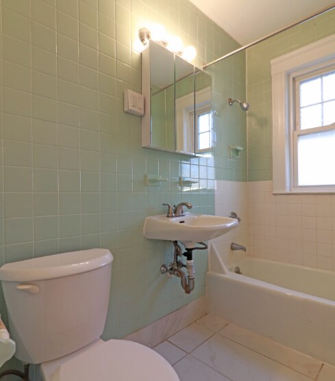 Building Photo - 394 Mount Auburn St