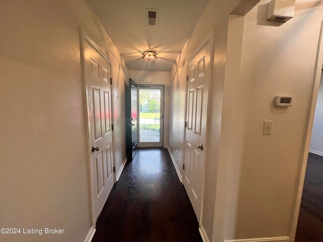 Building Photo - 10430 Going Ct