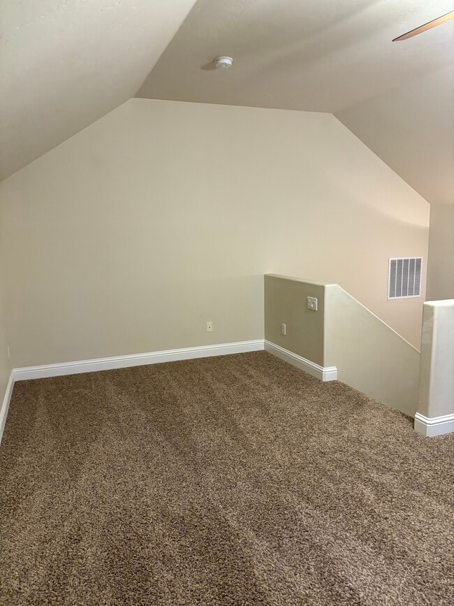Building Photo - 4694 N Maplestone Ave