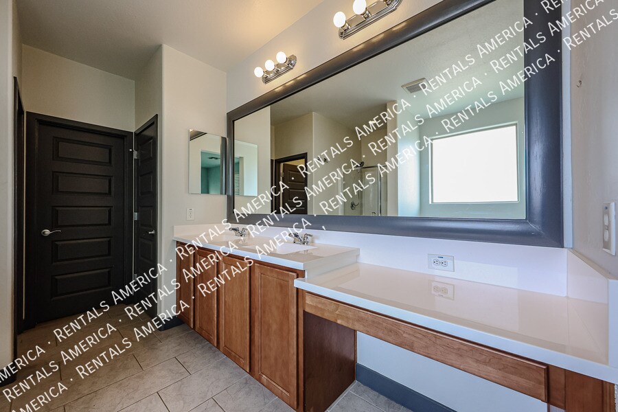 Building Photo - 9862 E Ignition Dr