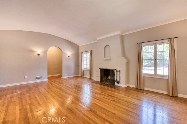Building Photo - 1096 Armada Dr