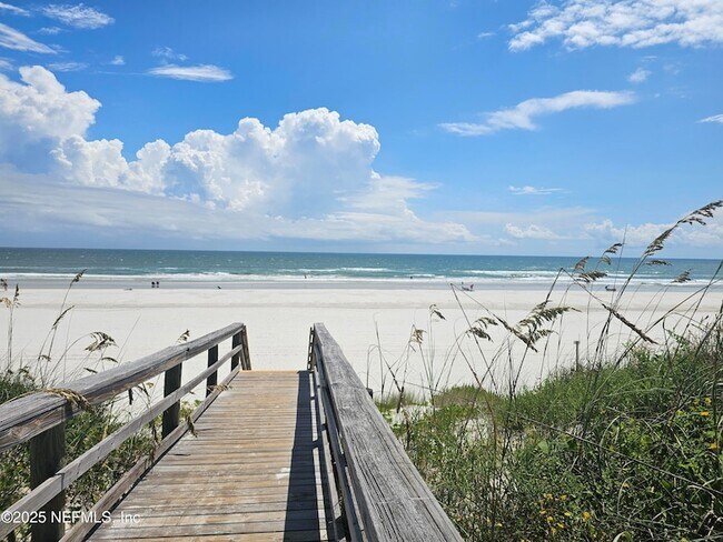Primary Photo - 6300 Jimmy Buffett Mem Hwy