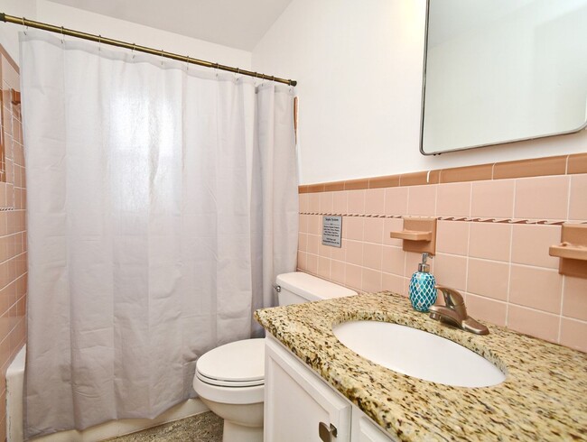 Building Photo - Updated, 3 Bedroom/2 Bathroom, Winter Park...