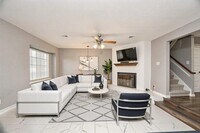 Building Photo - 3310 Continental Dr