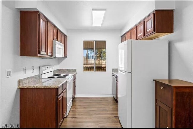 Building Photo - 4450 Sandy River Dr