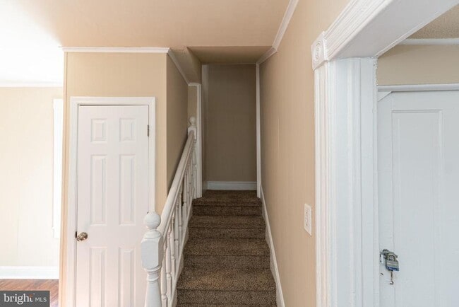 Building Photo - 915 N Division St