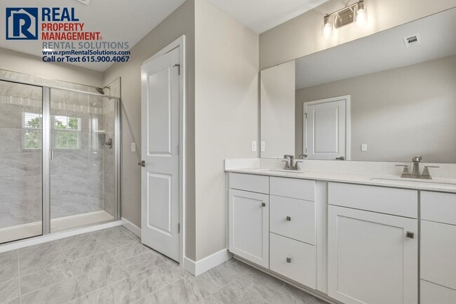 Building Photo - Great 4 bd 2.5 ba with attached garage and large deck!