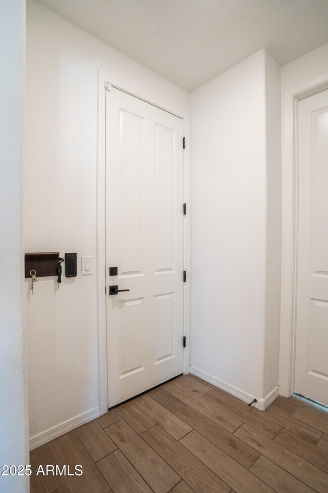 Building Photo - 4368 N Pioneer Dr