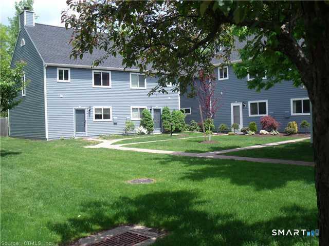 Building Photo - 26 Farmington Meadow Dr