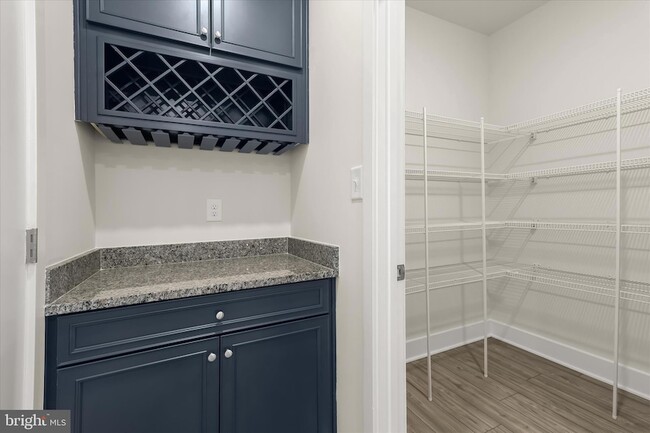 Building Photo - 304 Sweetbay Rd