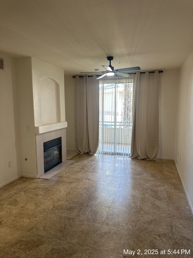 Building Photo - 7119 N Durango Dr