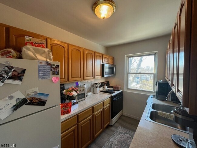 Building Photo - 1480 Terrace Cir