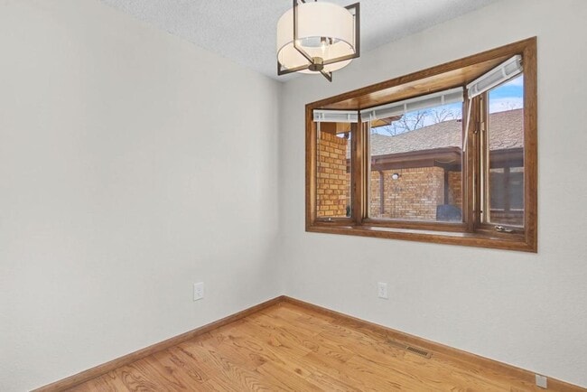 Building Photo - 3089 Aspen Dr