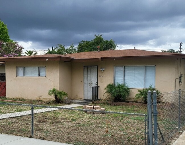Primary Photo - 2 bed/ 1 bath home in North Redlands!