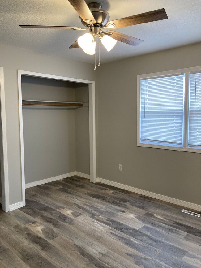 Building Photo - Newly updated 3 bedroom 2 bathroom townhome