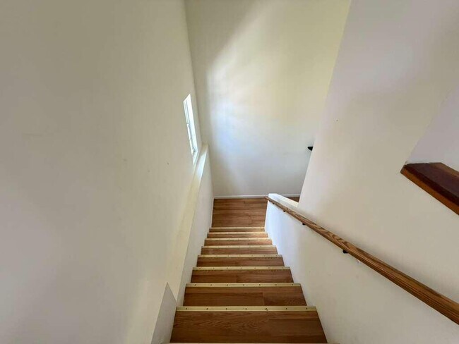 Building Photo - 13986 Morning Glory Dr