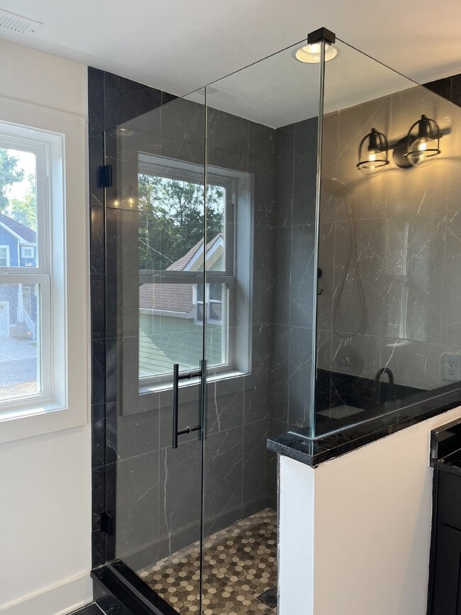 Building Photo - "Charming 4-Bed Nashville Oasis with Guest...