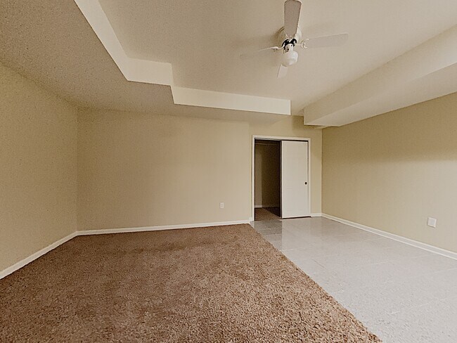 Building Photo - 1367 Fall River Drive