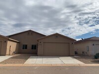 Building Photo - 3 bedroom 2 bath rental home with 2 car ga...