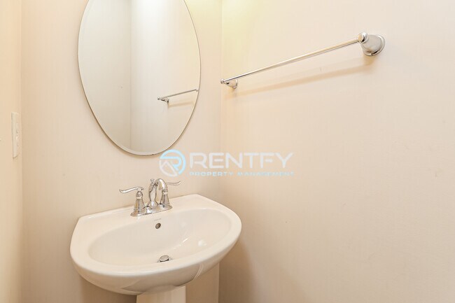 Building Photo - 3303 Major Samuals Way