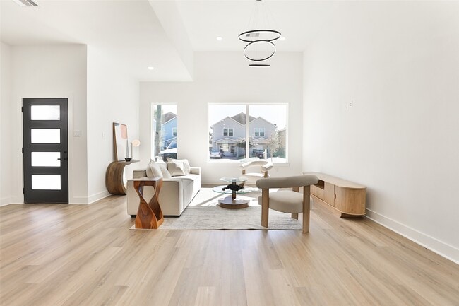 Building Photo - 8133 Cabot St