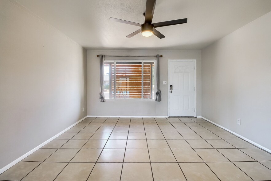 Building Photo - 1516 E Palmcroft Dr