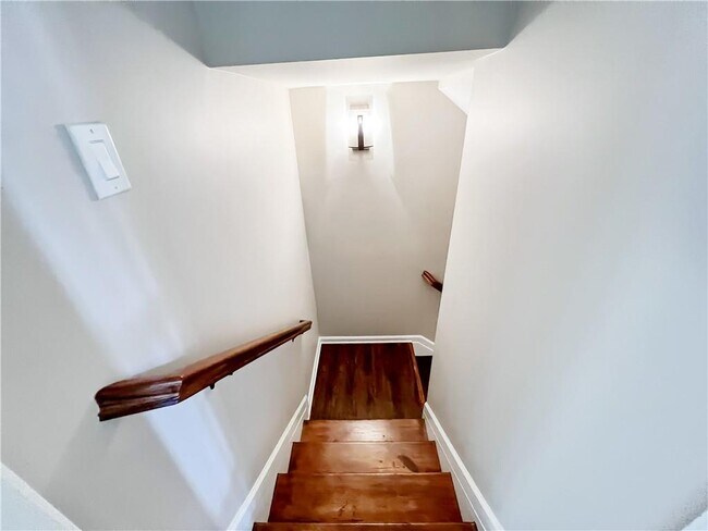 Building Photo - 1670 Laleiah Dr