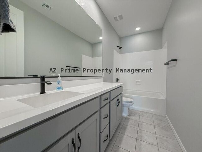 Building Photo - 19757 W Pinchot Dr