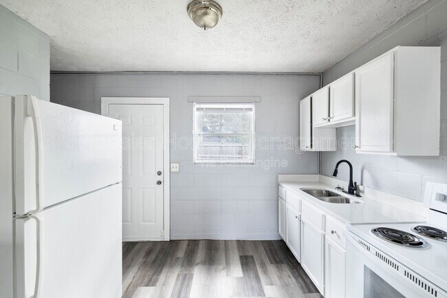 Building Photo - 1254 W 23rd St