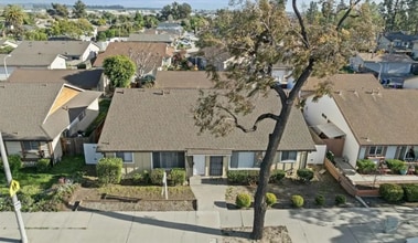 Building Photo - East Ventura Duplex – 2 Bedroom, 1.75 Bath...
