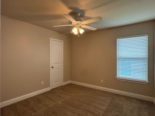 Building Photo - 328 Princess Place