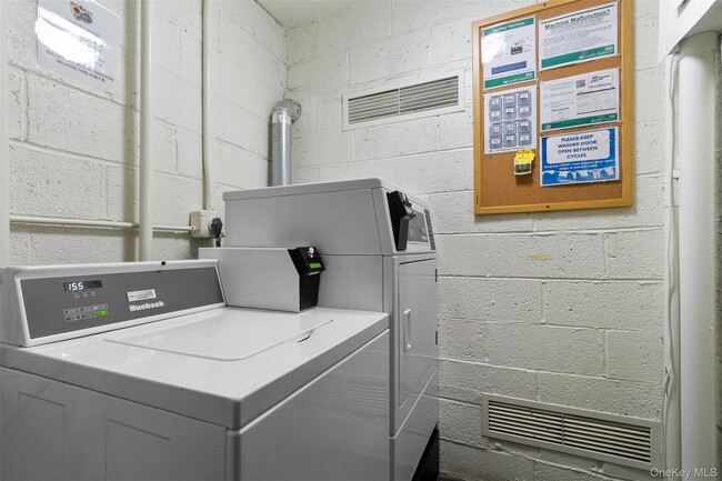 Building Photo - 412 Benedict Ave