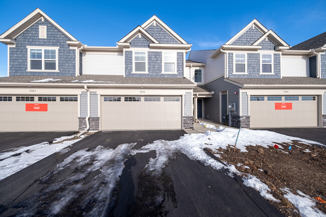 Building Photo - 2255 Tyrone Dr