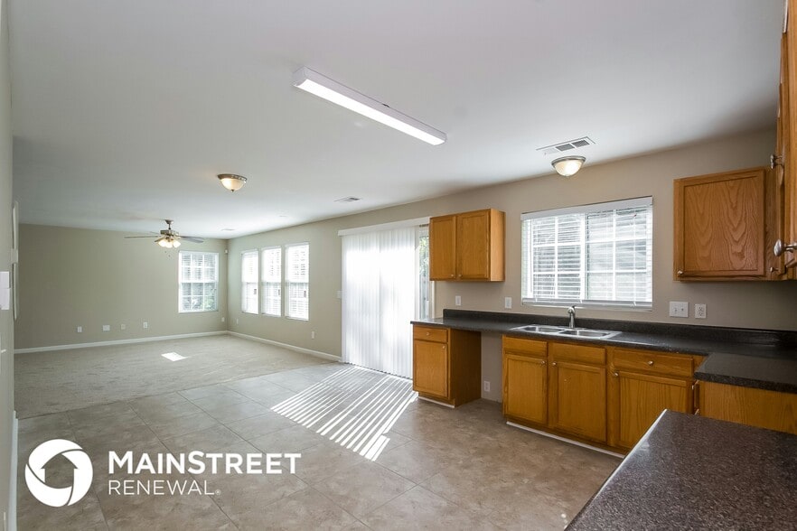 Building Photo - 5677 Sable Way