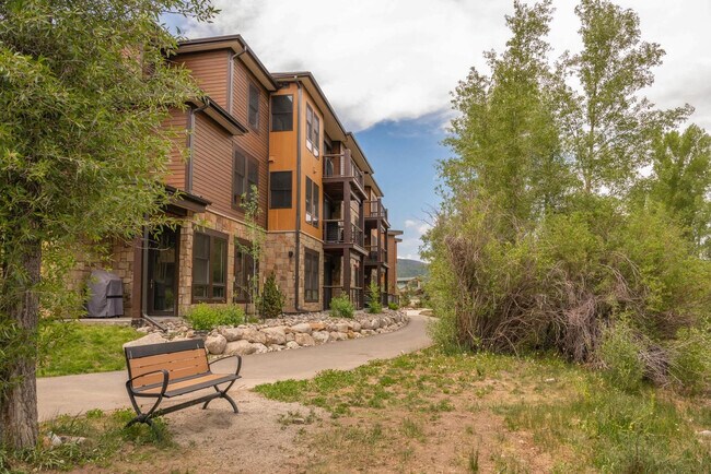 Building Photo - 1060 Blue River Pkwy
