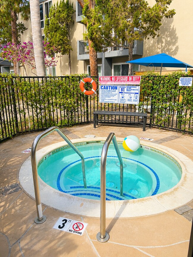 Building Photo - 1 bedroom condo in gated community near SDSU!