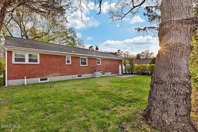 Building Photo - 1165 Cresse Ave