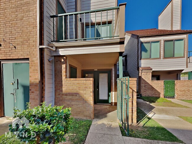 Building Photo - 2301 Basil Dr