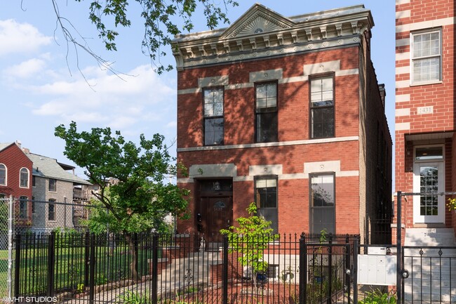Primary Photo - 1433 N California Ave