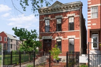 Building Photo - 1433 N California Ave