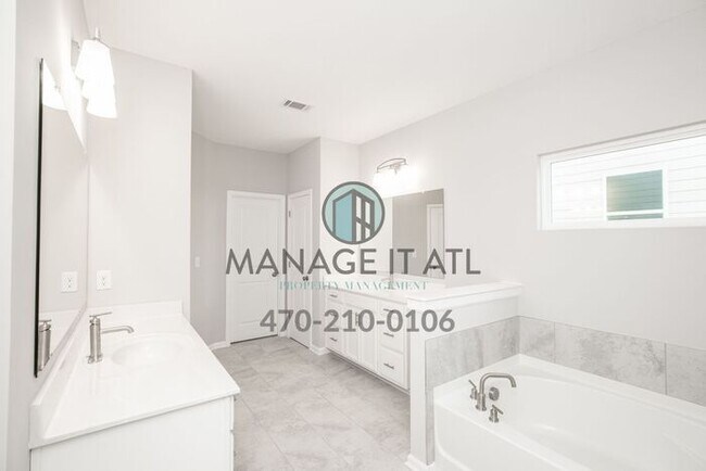 Building Photo - 4 Bedroom House in Hoschton in Mill Creek ...