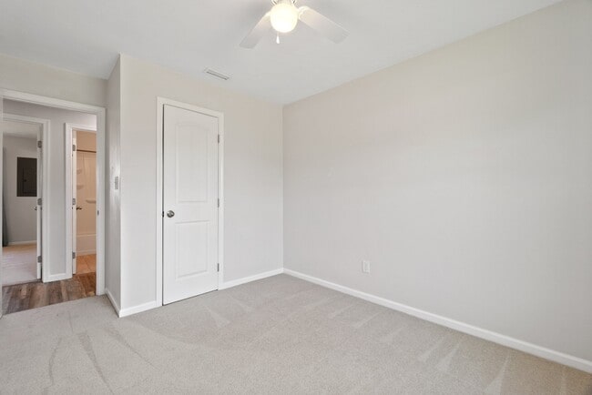 Building Photo - 2884 Bamberg Pl