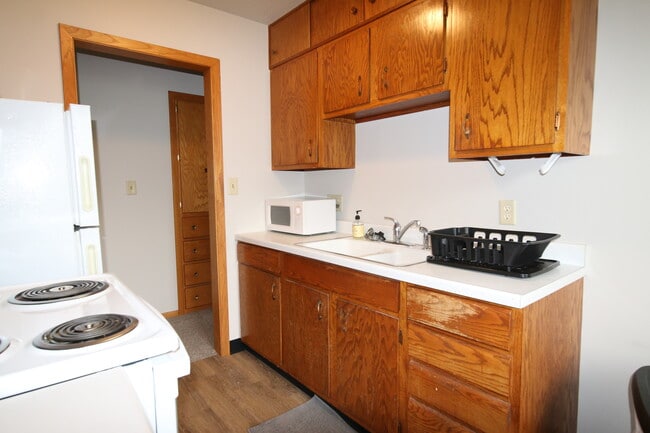 Building Photo - 1023 S Jay St