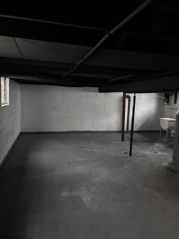 Building Photo - 15054 Freeland St