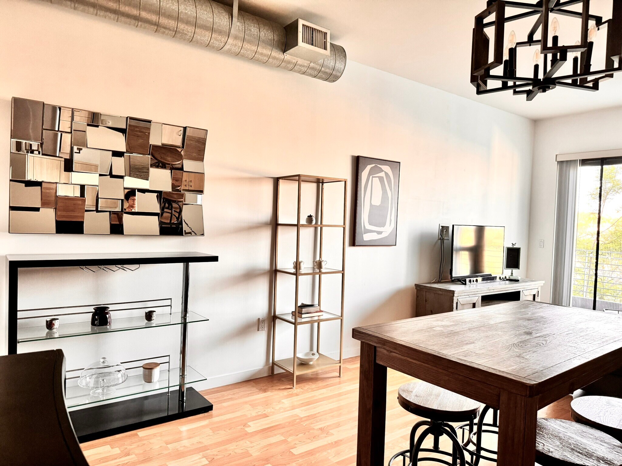 Building Photo - 889 Date St