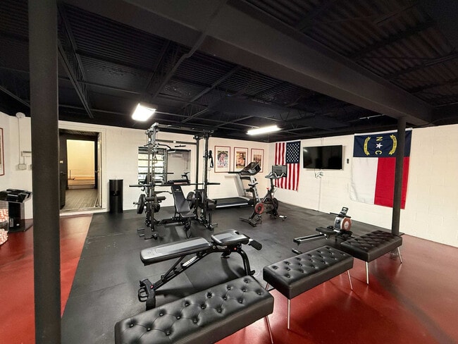 Building Photo - 33 Pinners Ln