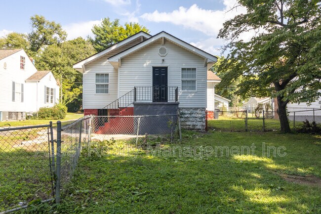 Building Photo - 3928 Porter Ave