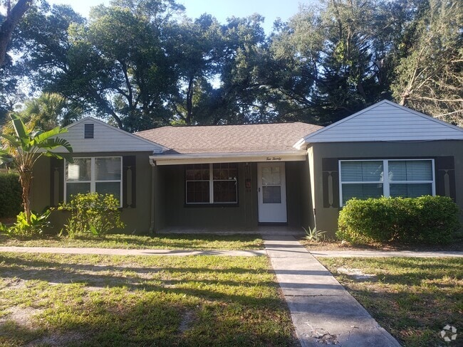 Building Photo - 1020 E Hanna Ave