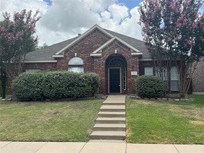 Building Photo - 1823 Bur Oak Dr